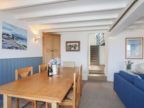 Dining - 5 Sea View Street (Cemaes Bay)