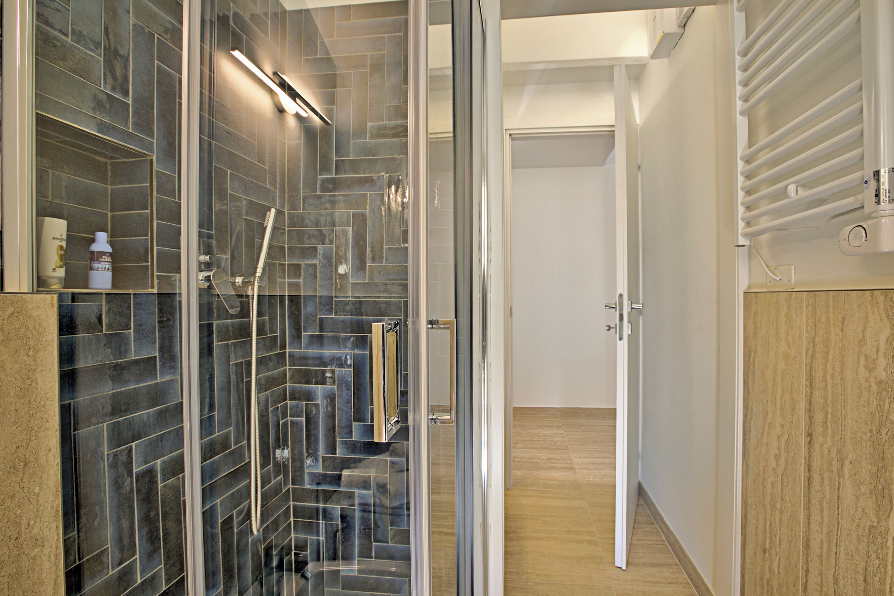 Family Apartment, Multiple Bedrooms (Appartamento Lola - 1 Km To The Beach) | Bathroom | Shower, hair dryer, bidet, towels