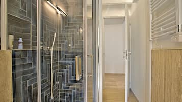 Family Apartment, Multiple Bedrooms (Appartamento Lola - 1 Km To The Beach) | Bathroom | Shower, hair dryer, bidet, towels