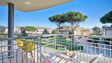 Appartamento familiare, camere multiple (Appartamento Lola - 1 Km To The Beach) | Balcone