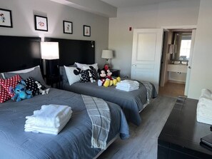 1 Schlafzimmer, Schreibtisch, Bügeleisen/Bügelbrett, Reisekinderbett