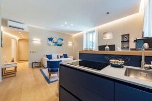 Comfort Apartment, City View | Living area | Flat-screen TV - A dreamlike apt in Piazzetta Portofino (Portofino)