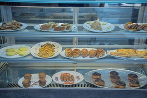 Free daily full breakfast