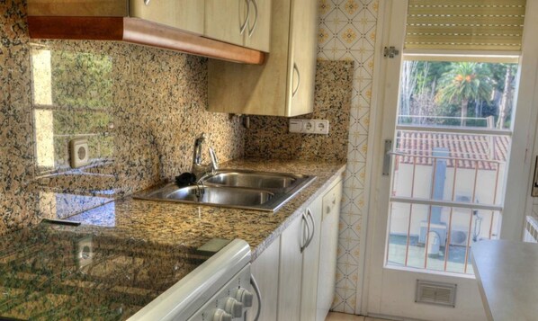 Fridge, microwave, dishwasher