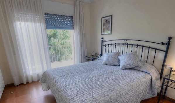 5 bedrooms
