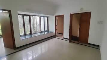 Superior Double Room, Balcony, Garden View | Living area