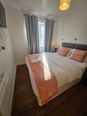 2 bedrooms, iron/ironing board, WiFi, bed sheets