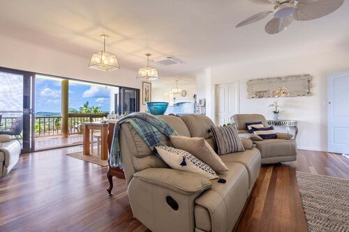 **Welcome to Pearl of the Coast: A Coastal Sanctuary of Luxury Living**