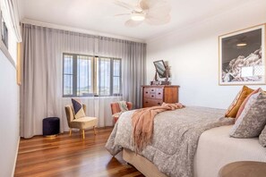 3 chambres, fer et planche à repasser, Wi-Fi gratuit, draps fournis