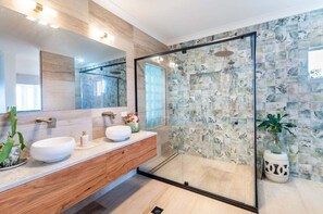 Shower, towels