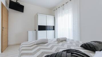 Classic Room, Balcony, City View | Free WiFi, bed sheets