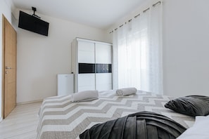 Classic-Zimmer, Balkon, Stadtblick | Kostenloses WLAN, Bettwäsche