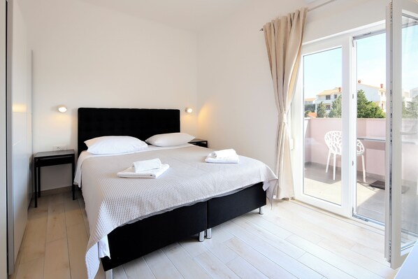 Standard Studio, Balcony, City View | Free WiFi, bed sheets - Apartments Lola (Novalja)
