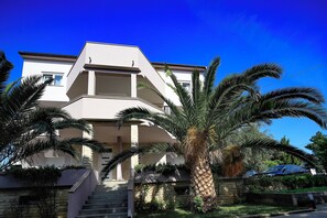 Exterior - Apartments Lola (Novalja)