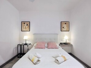 5 Schlafzimmer, Bügeleisen/Bügelbrett, Reisekinderbett, WLAN