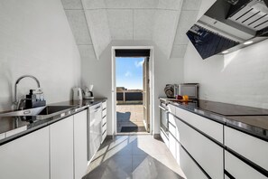 Refrigerador, horno, parrilla de estufa y lavavajillas