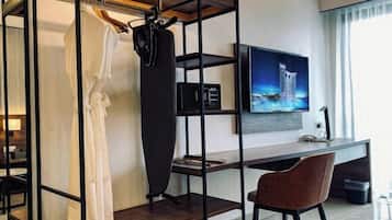 Cubrecamas, minibar, wifi gratis y ropa de cama