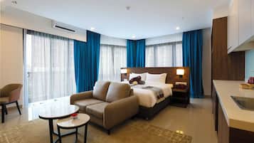 2 bedrooms, down duvets, minibar, free WiFi