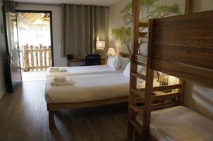 Sistema de insonorización, cunas gratuitas, wifi gratis y ropa de cama 