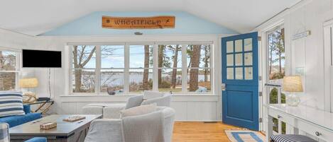 Télévision, table de tennis de table