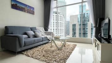 Family Apartment, 2 Bedrooms, Penyaman udara, City View | Ruang tamu