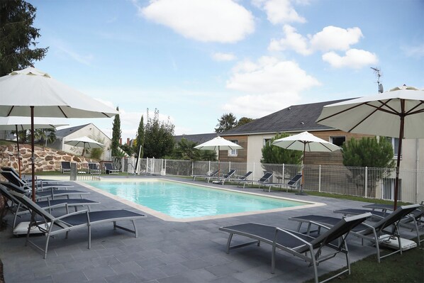 Seasonal outdoor pool - Les Hameaux de Beauval (Saint-Aignan)