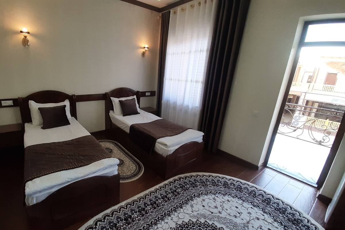 Standard Twin Room, Balcony, Courtyard View | Blackout drapes, soundproofing, iron/ironing board, free WiFi