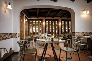 Petit déjeuner buffet compris tous les jours