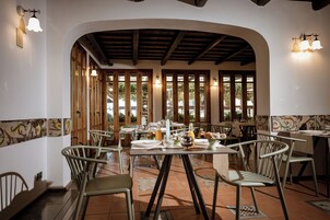 Desayuno bufé gratuito y diario