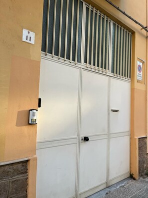 Exterior detail - Raffel house with garden a few minutes from the sea and the center of Alghero (Alghero)