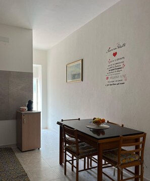 Dining - Raffel house with garden a few minutes from the sea and the center of Alghero (Alghero)