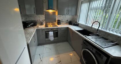 Cozy three-bed house in Wolverhampton Bushbury