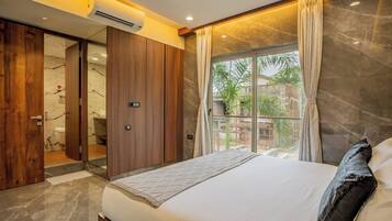 Cortinas blackout, tabla de planchar con plancha y wifi gratis