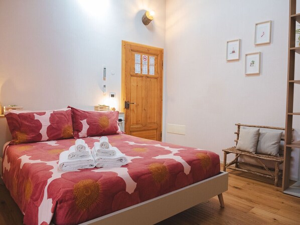 1 bedroom, WiFi, bed sheets