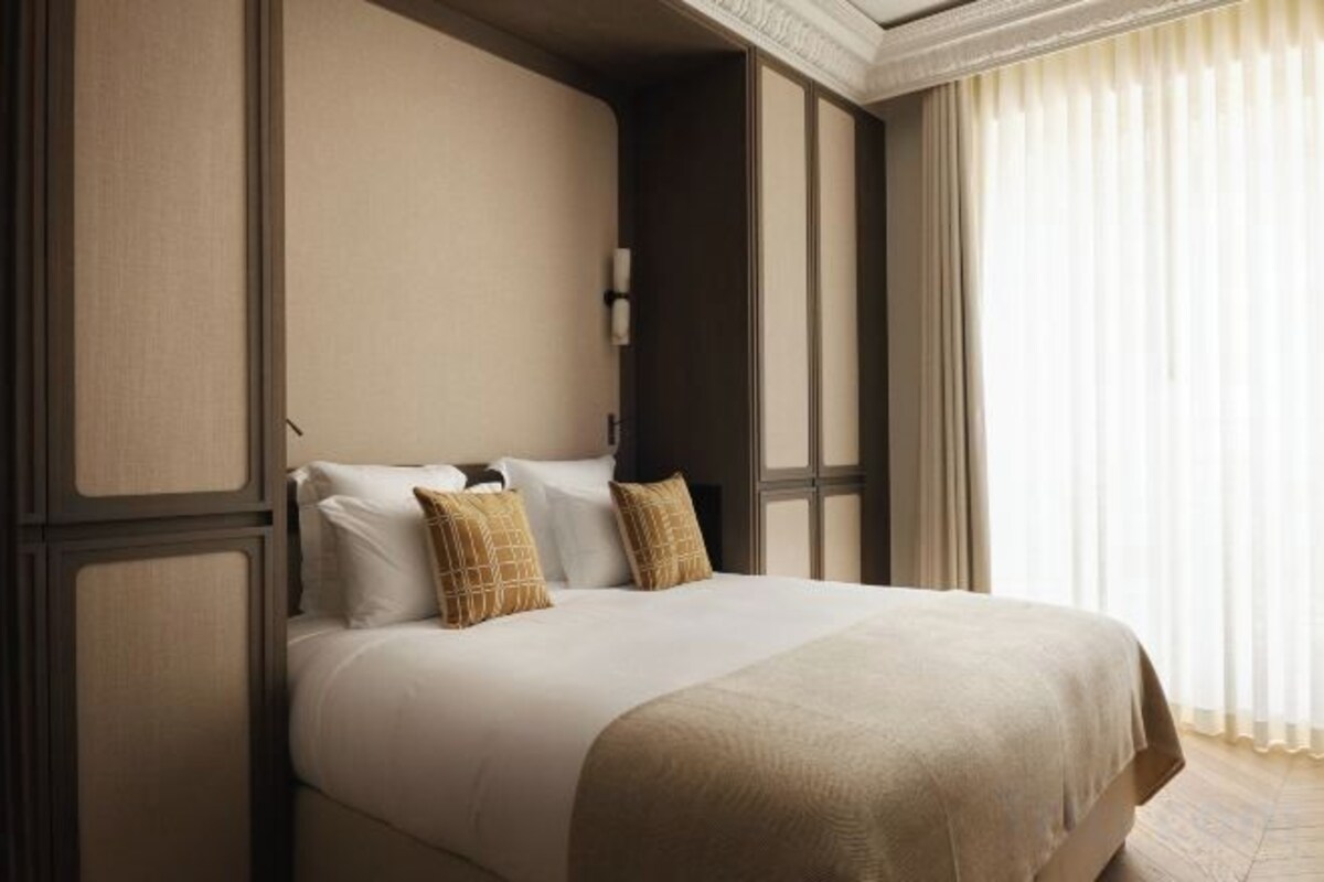 Premium bedding, pillowtop beds, in-room safe, laptop workspace