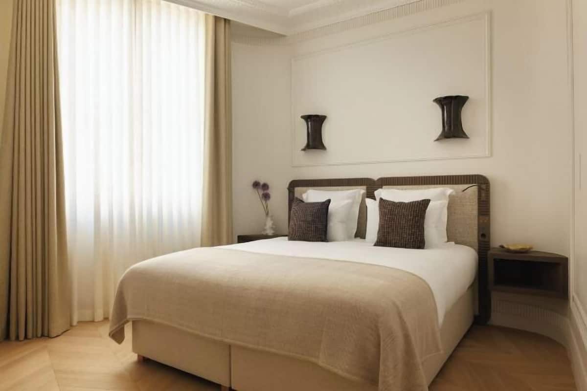Premium bedding, pillowtop beds, in-room safe, laptop workspace
