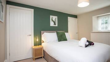 2 bedrooms, desk, iron/ironing board, free WiFi