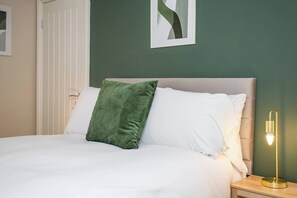 2 bedrooms, desk, iron/ironing board, free WiFi