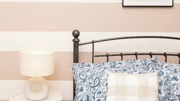 2 bedrooms, desk, iron/ironing board, travel crib