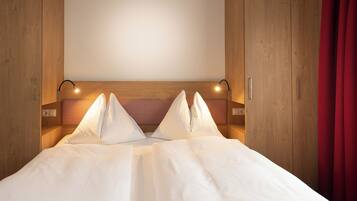 Comfort-Doppelzimmer, Balkon, Bergblick | Zimmersafe, kostenloses WLAN, Bettwäsche