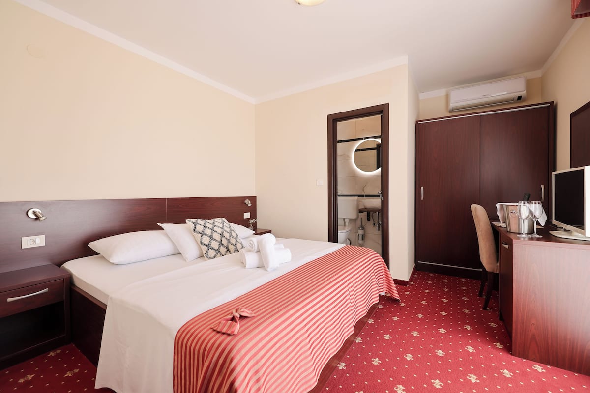 Kamar Double Klasik, balkon, pemandangan laut | Kedap suara dan Wi-Fi gratis