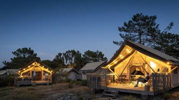 Deluxe Tent | Terrace/patio