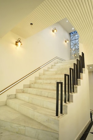 Lobby. Serenity By The Ganges