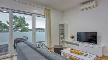 21-Zoll-Smart-TV mit Kabelempfang