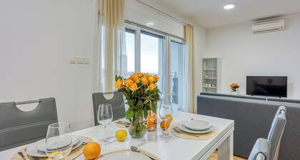 Cikat Bay Modern Apartment