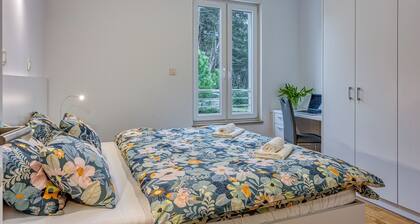 Cikat Bay Modern Apartment