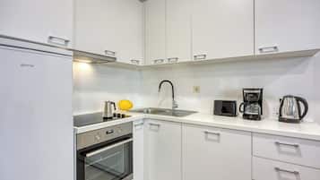 Standard-Apartment, 1 Schlafzimmer (Cikat Bay Modern Apartment) | Eigene Küche | Kühlschrank, Ofen, Herdplatte, Geschirrspüler