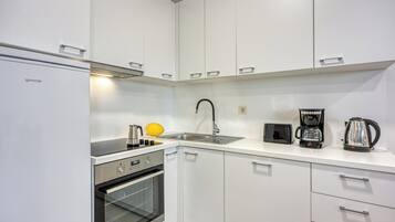 Standard-Apartment, Mehrere Schlafzimmer (Cikat Bay Modern Apartment) | Eigene Küche