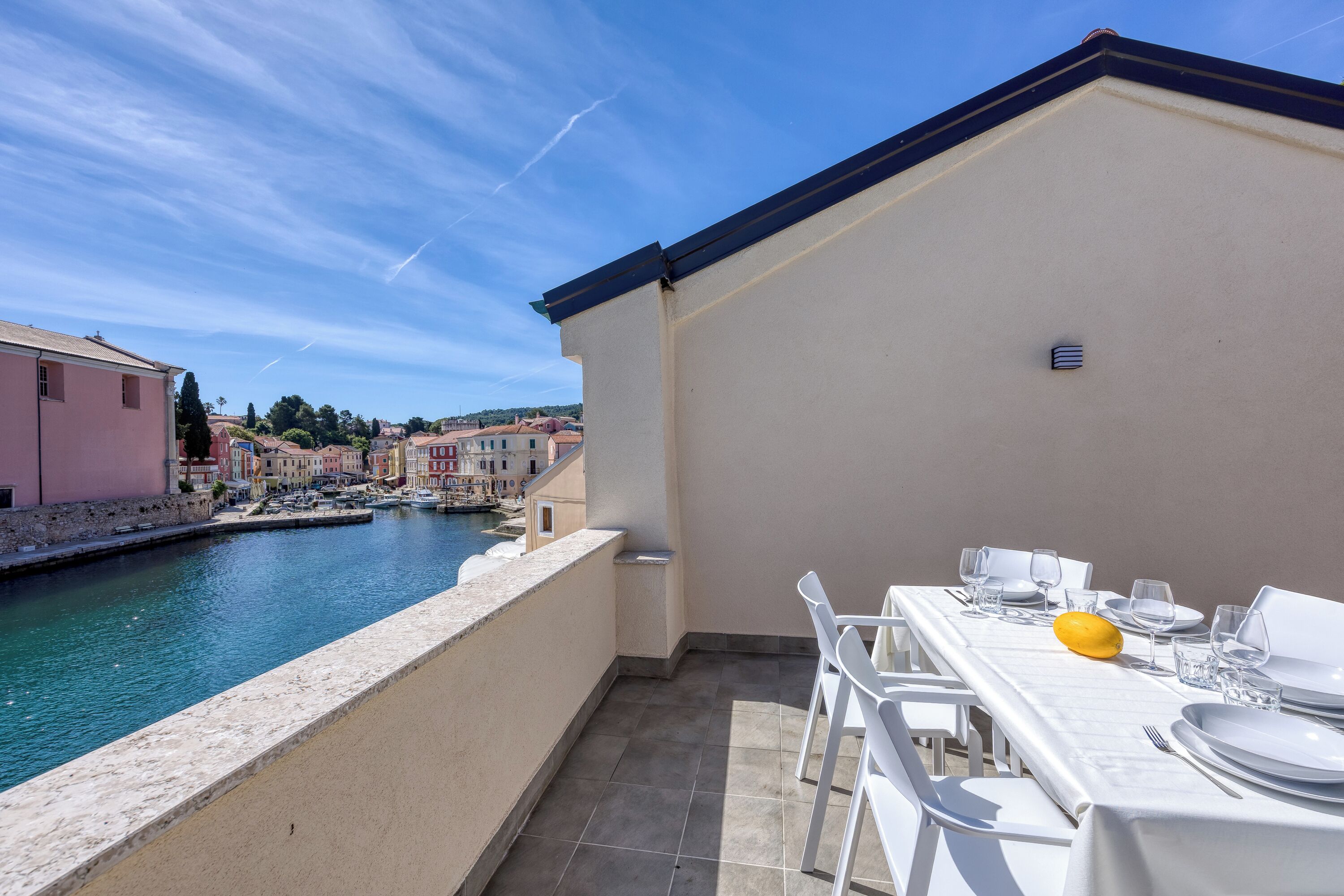 家庭公寓, 多间卧室, 临海 (The View Apartment Veli Lošinj) | 室外用餐