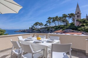 家庭公寓, 多間臥室, 向海 (The View Apartment Veli Lošinj) | 室外用餐